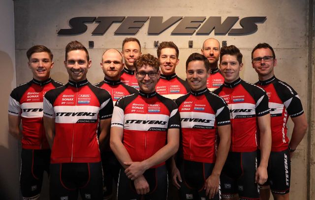 STEVENS Racing Team Road: Mannschaftsgruppenbild