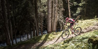 STEVENS Jura Carbon ES: "light-weight trail fully with best uphill performance".